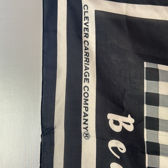 Clever carriage company  💯 silk scarf 46”x 46” nwot beautiful as a rose - Picture 4 of 15